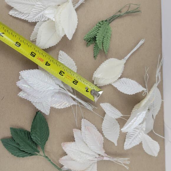 Vintage Mixed Artificial Floral Leaves Green & White Craft Lot - Picture 4 of 5